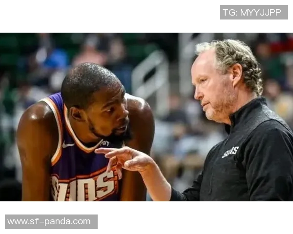 太阳主帅赞对手防守强大布克关键时刻频频得分展现实力