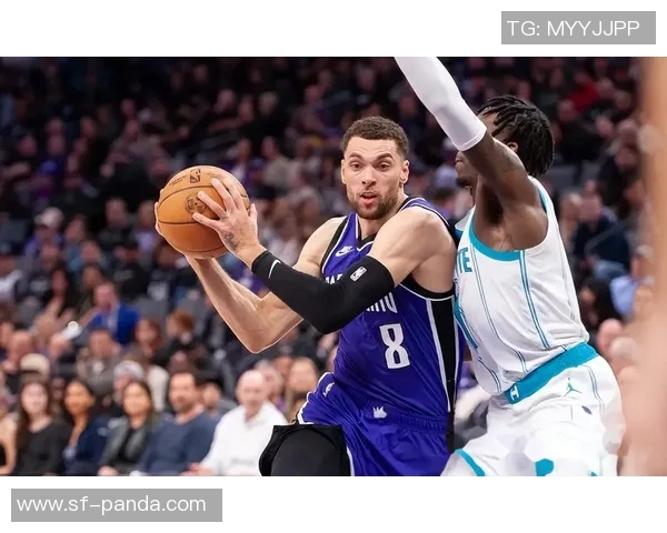 若拉文选择放弃5000万选项签低薪长约将吸引多支球队关注 若拉文选择放弃5000万选项签低薪长约将吸引多支球队关注