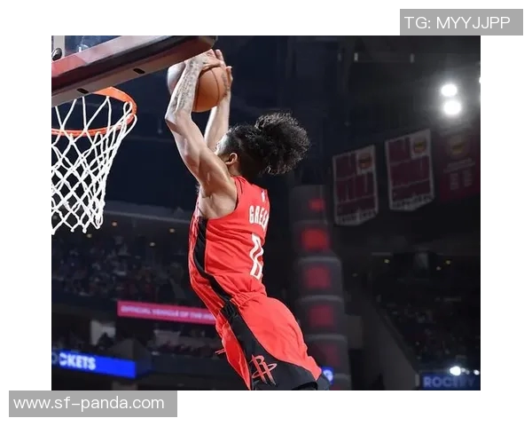 杰伦格林接受采访时被罗伊斯奥尼尔庆祝撞飞引发热议